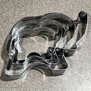 Set of 7 Silver Metal Elephant Cookie Cutters +1 plastic cookie cutter